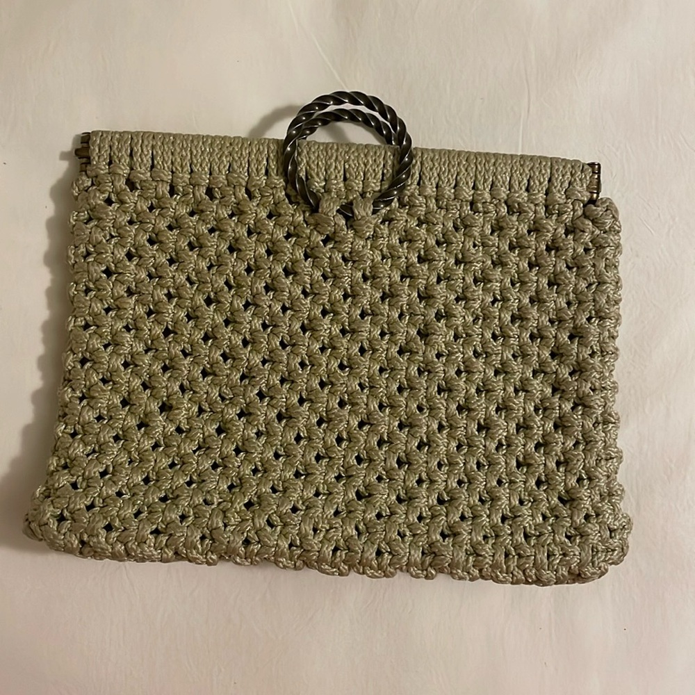 Vintage woven clutch bag, small handles look like a twisted round circles (2)